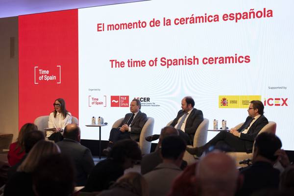 Mesa redonda en el escenario de Time of Spain